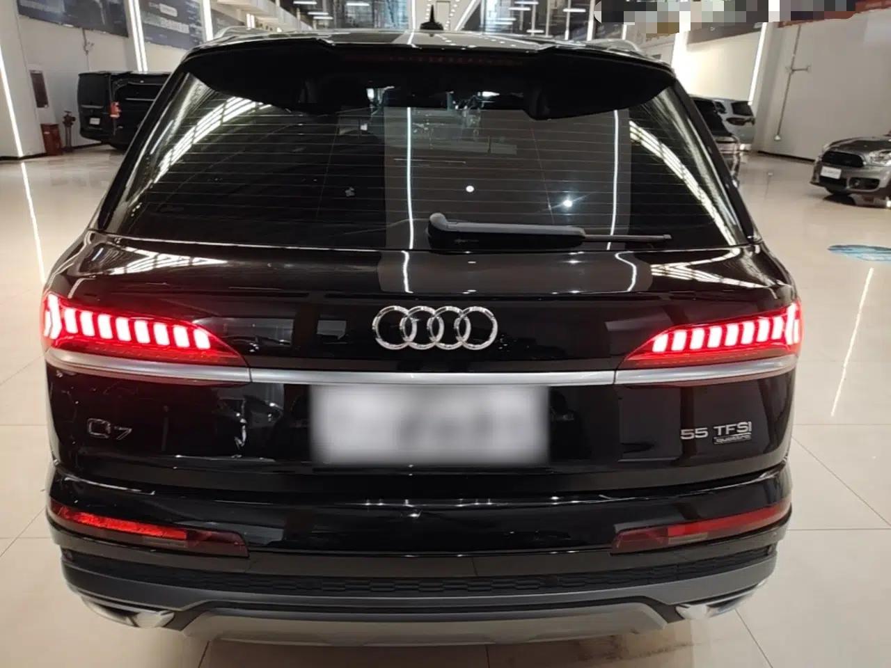 Audi Q7 2022 55 TFSI quattro S line Sport model — миниатюра 5