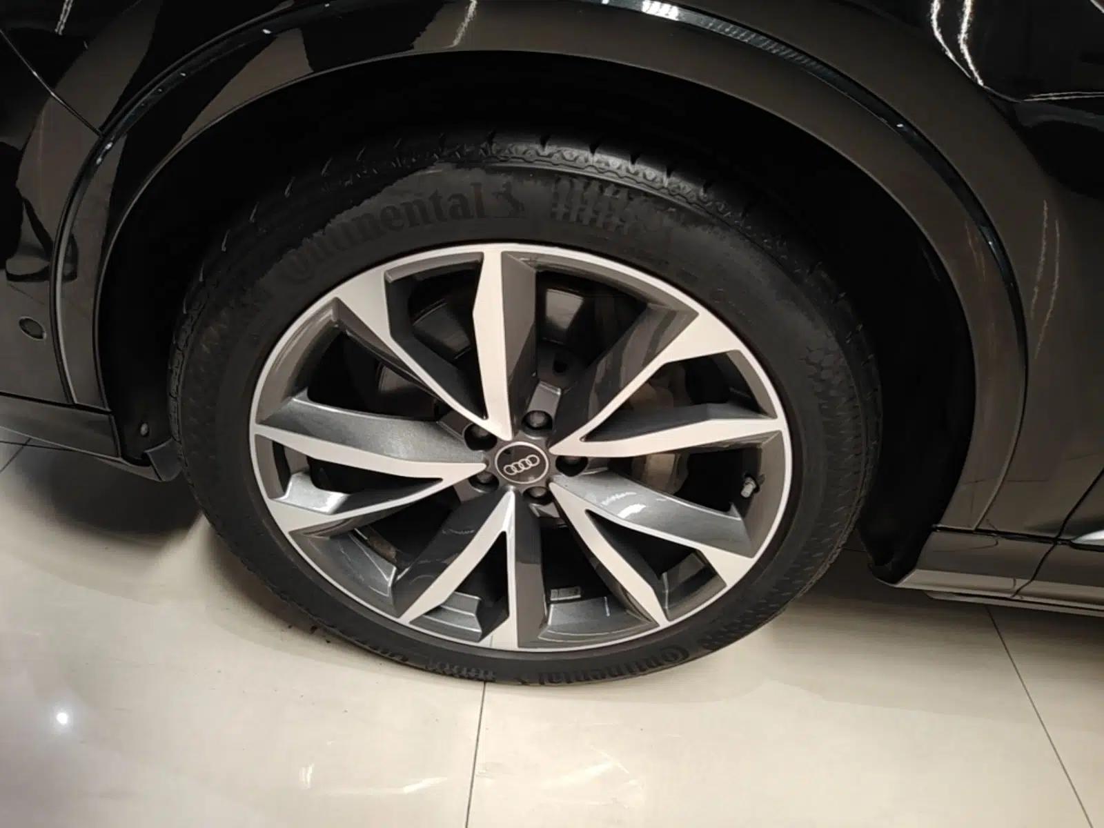 Audi Q7 2022 55 TFSI quattro S line Sport model — миниатюра 10