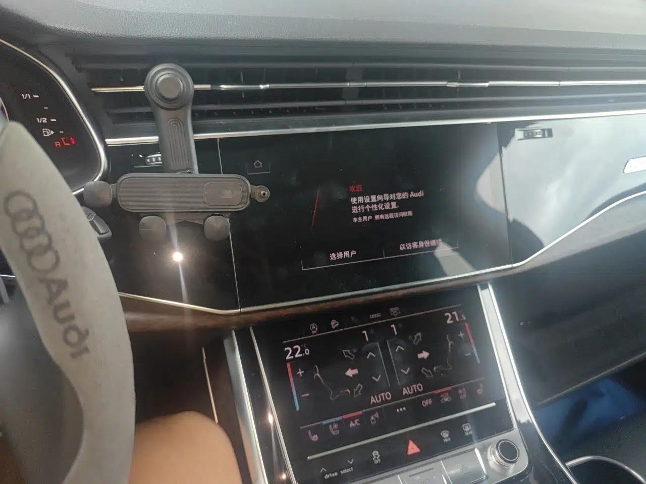 Audi Q7 2021 55 TFSI quattro S line Sport model — миниатюра 13