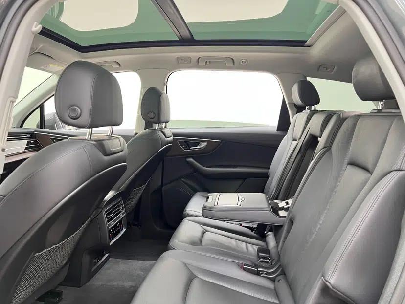 Audi Q7 2021 55 TFSI quattro S line Sport model — миниатюра 24
