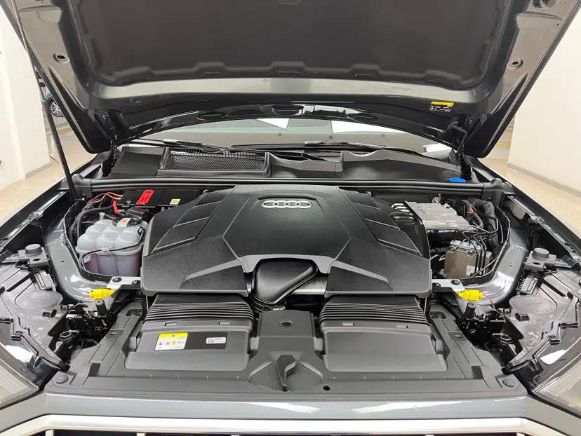 Audi Q7 2021 55 TFSI quattro S line Sport model — миниатюра 28