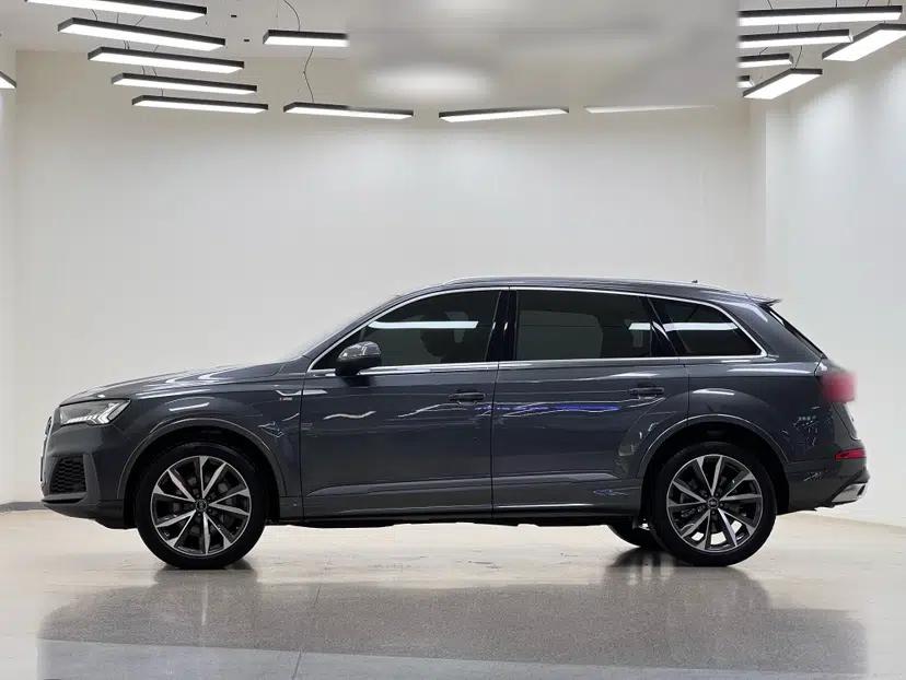 Audi Q7 2021 55 TFSI quattro S line Sport model — миниатюра 5