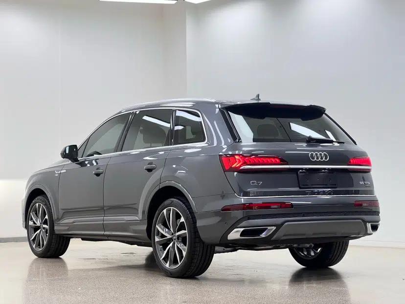 Audi Q7 2021 55 TFSI quattro S line Sport model — миниатюра 6