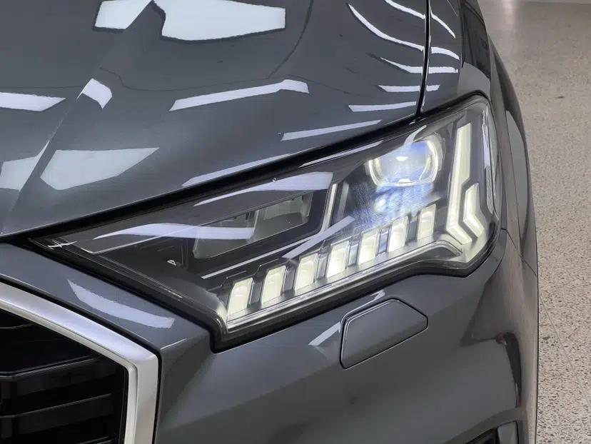 Audi Q7 2021 55 TFSI quattro S line Sport model — миниатюра 10
