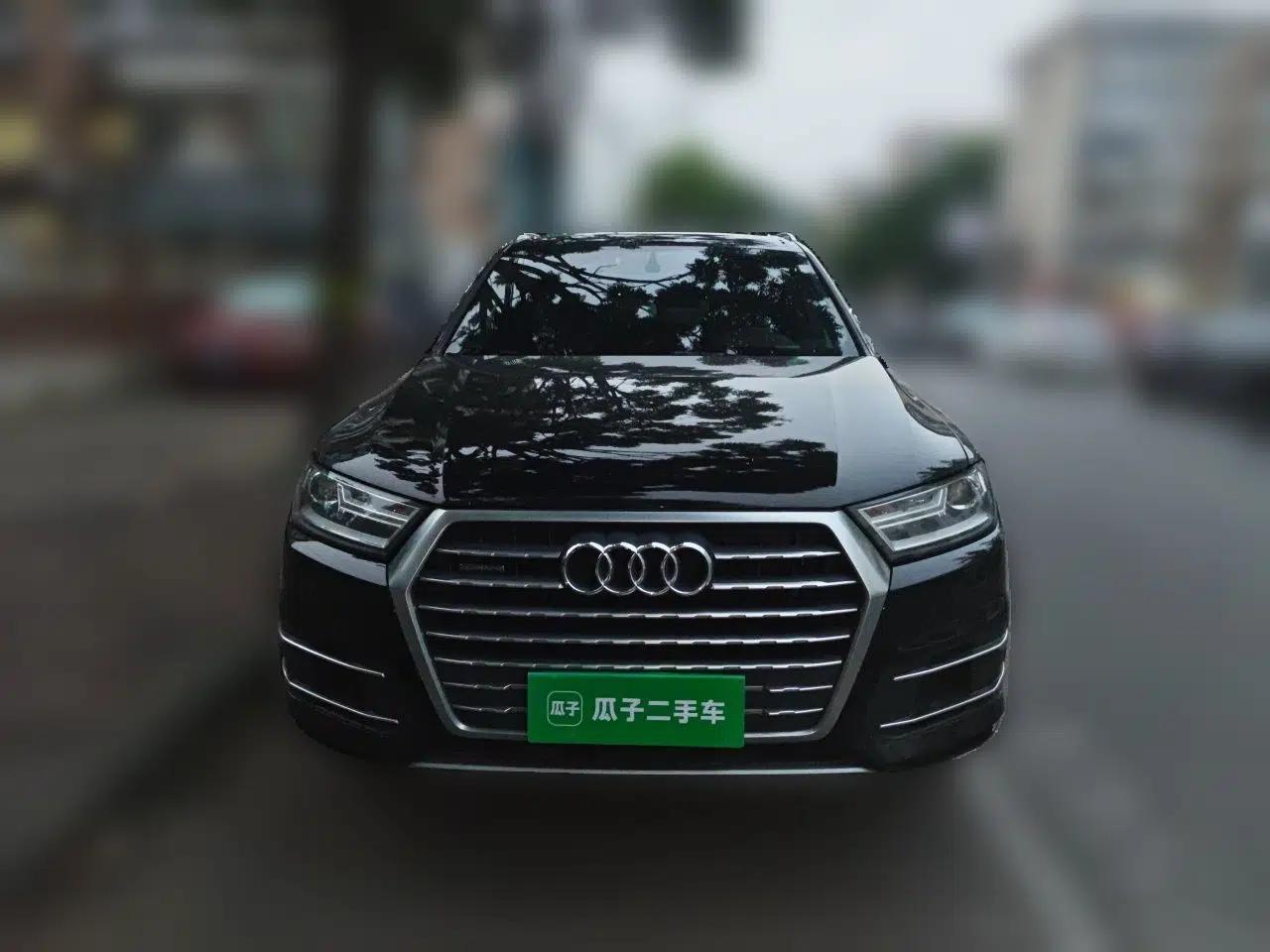 Audi Q7 Audi Q7, seven-seater, automatic transmission, 3.0T, with sunroof, parallel import. — миниатюра 2
