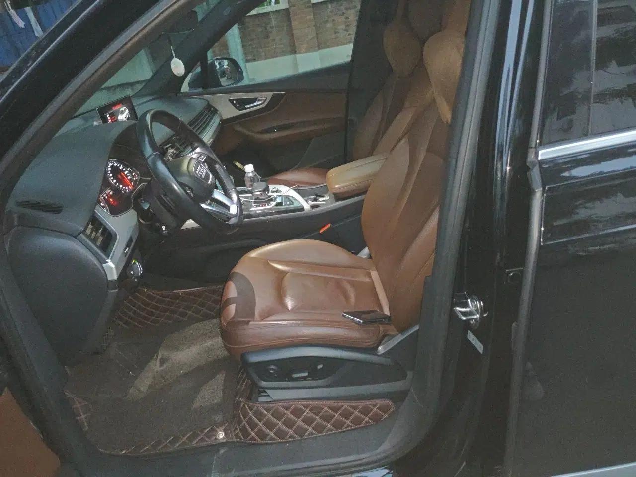 Audi Q7 Audi Q7, seven-seater, automatic transmission, 3.0T, with sunroof, parallel import. — миниатюра 15