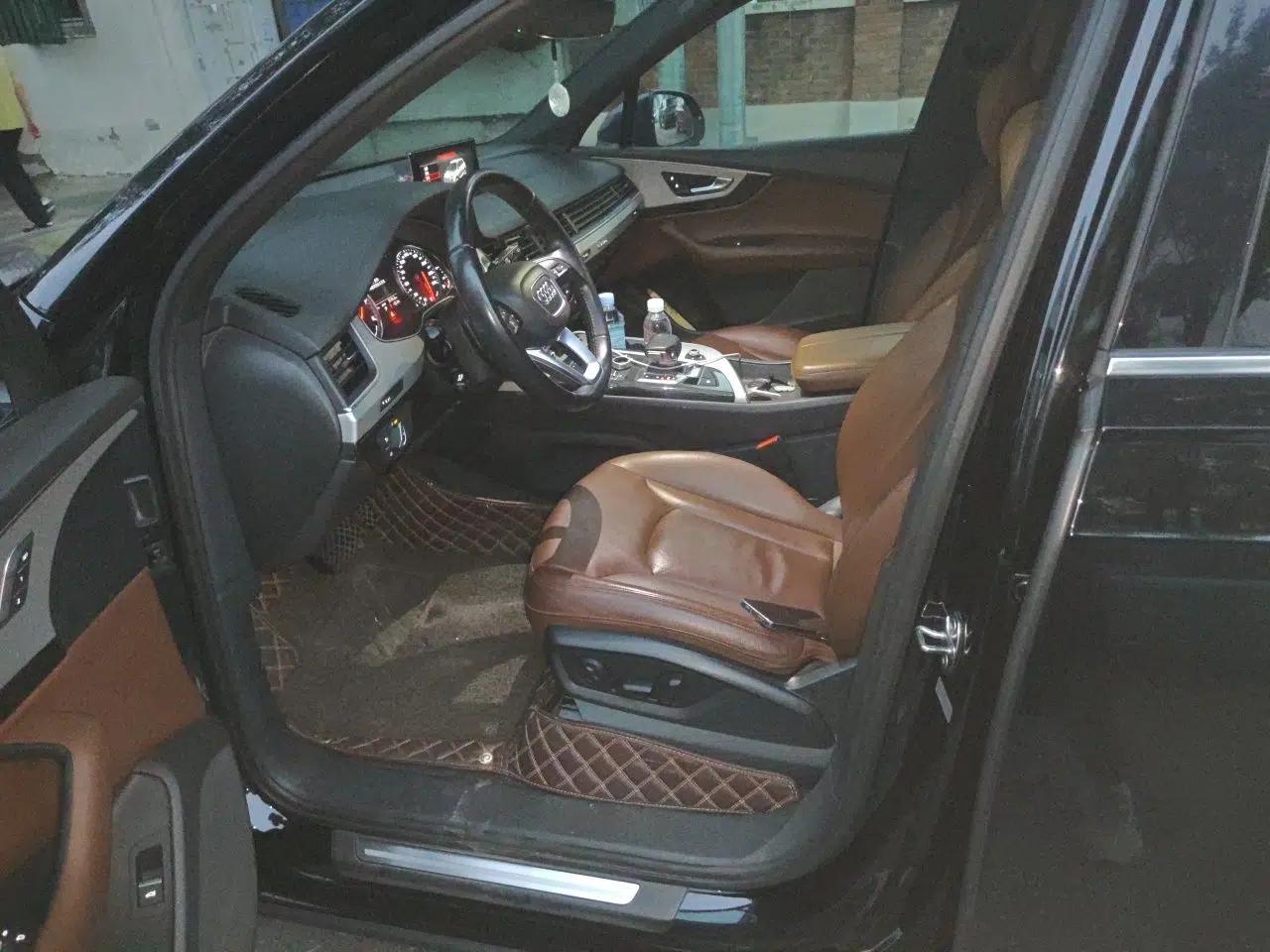 Audi Q7 Audi Q7, seven-seater, automatic transmission, 3.0T, with sunroof, parallel import. — миниатюра 16