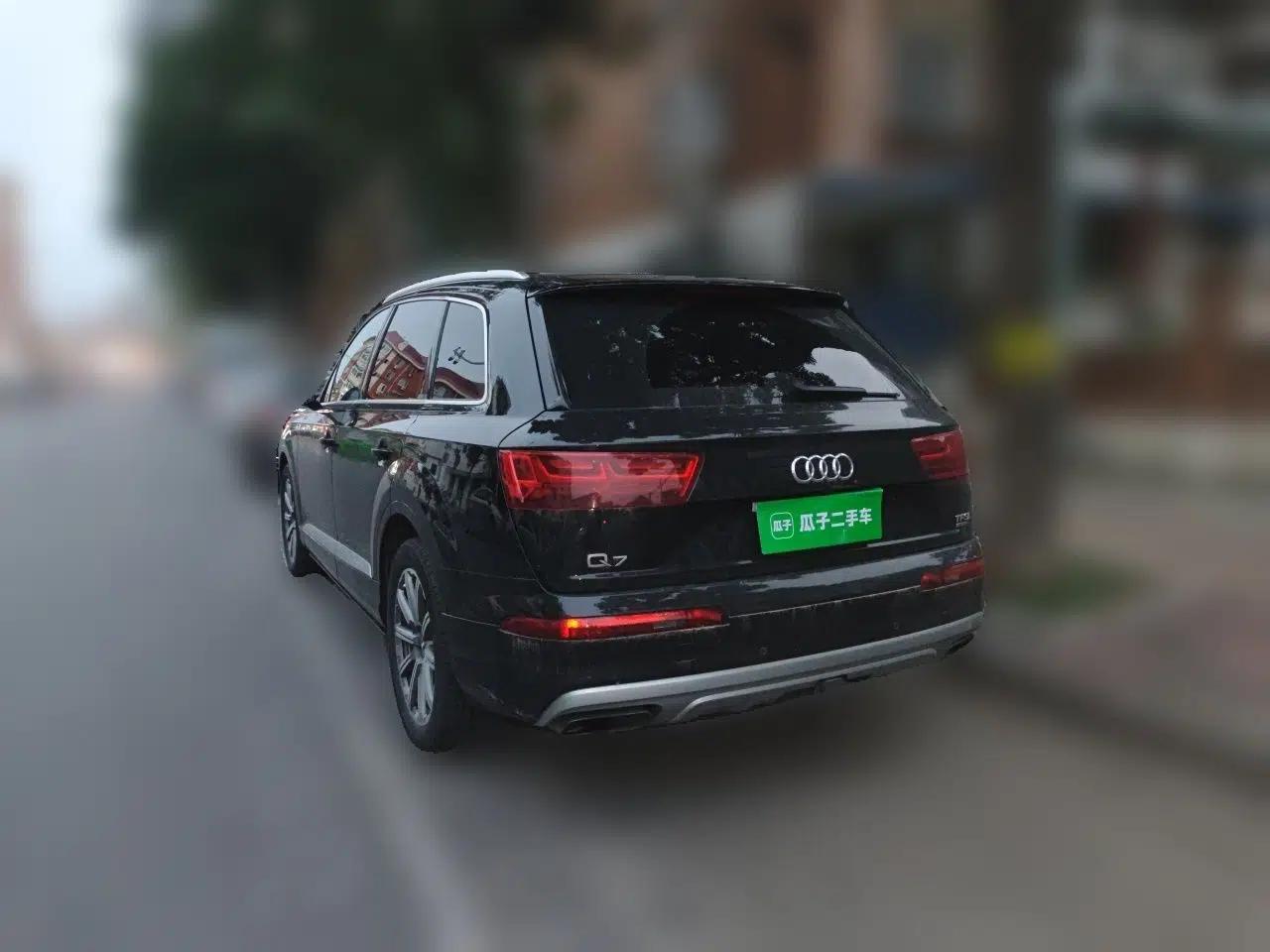 Audi Q7 Audi Q7, seven-seater, automatic transmission, 3.0T, with sunroof, parallel import. — миниатюра 4