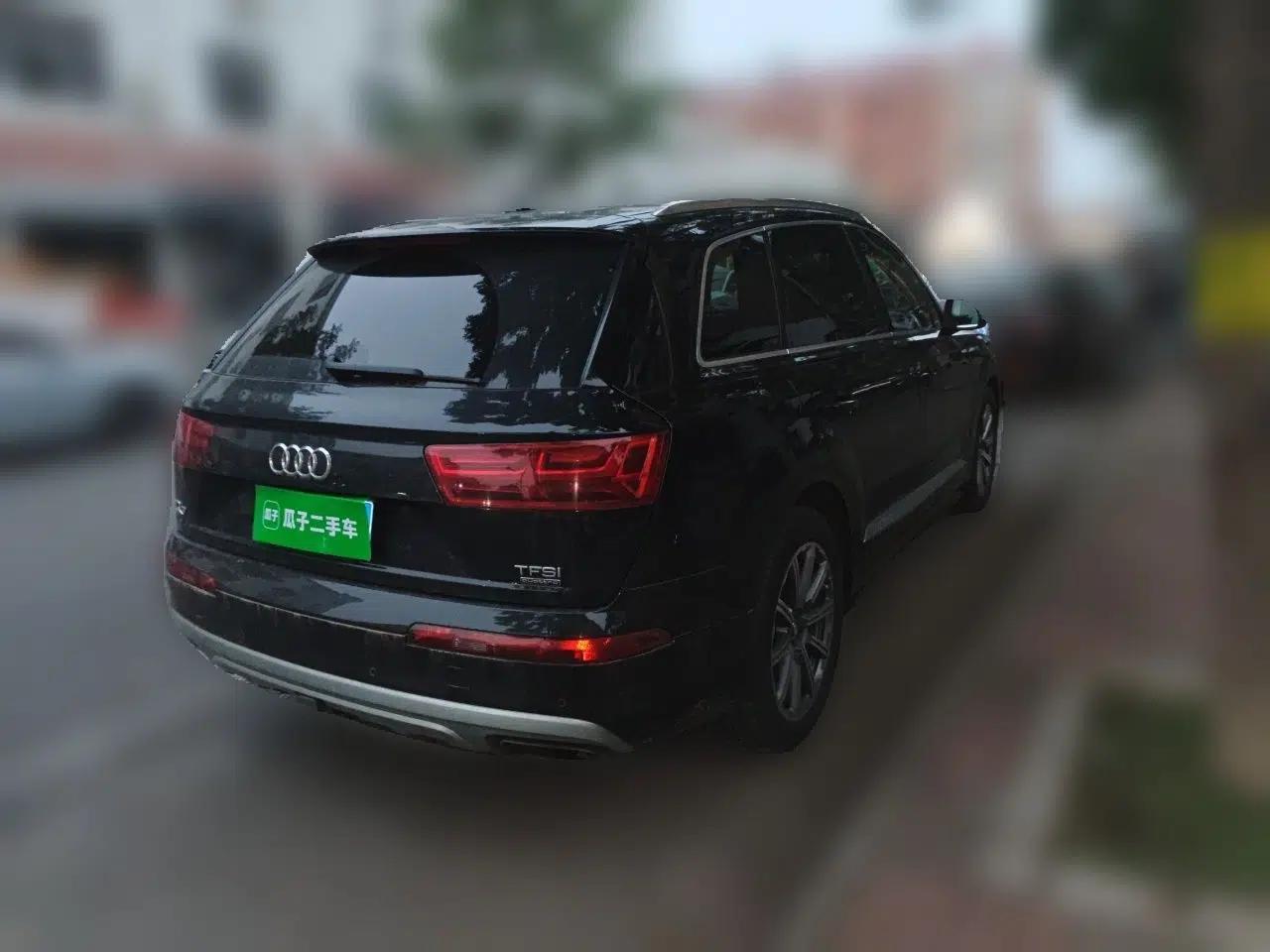 Audi Q7 Audi Q7, seven-seater, automatic transmission, 3.0T, with sunroof, parallel import. — миниатюра 6