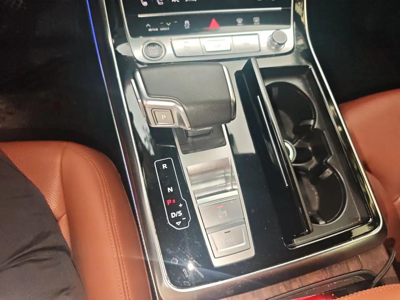 Audi Q7 2023 55 TFSI quattro S line Sport Edition — миниатюра 14