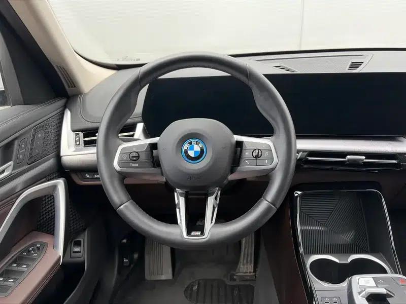 BMW iX1 2025 eDrive25L M Sport Package — миниатюра 13