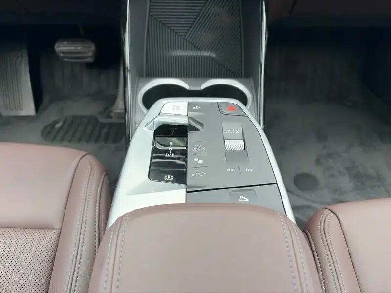 BMW iX1 2025 eDrive25L M Sport Package — миниатюра 14