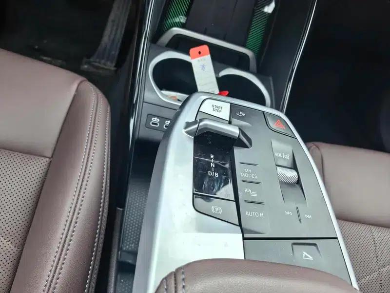 BMW iX1 2023 xDrive30L X Design Package — миниатюра 13