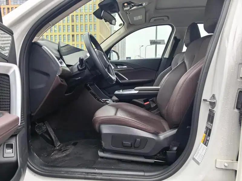 BMW iX1 2023 xDrive30L X Design Package — миниатюра 15