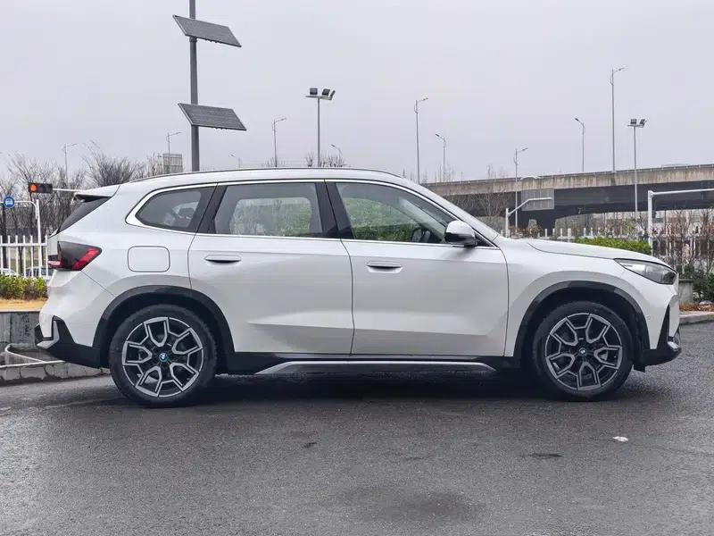 BMW iX1 2023 xDrive30L X Design Package — миниатюра 7