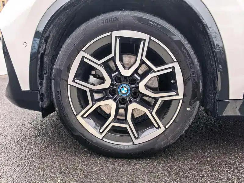BMW iX1 2023 xDrive30L X Design Package — миниатюра 8