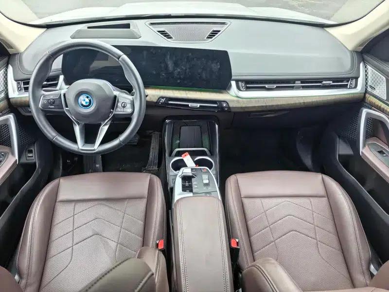 BMW iX1 2023 xDrive30L X Design Package — миниатюра 10