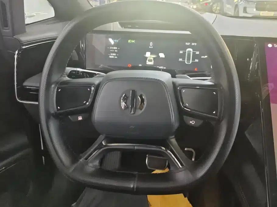 HiPhi X 2021 Performance Edition 6-seater — миниатюра 15