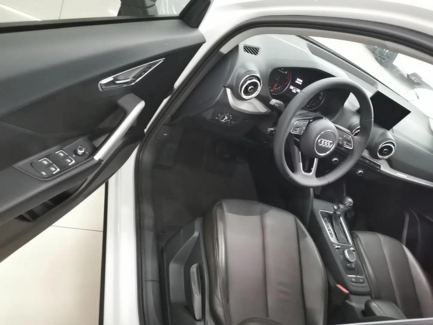 Audi Q2L 2020 35 TFSI Ambition Dynamic Edition — миниатюра 18