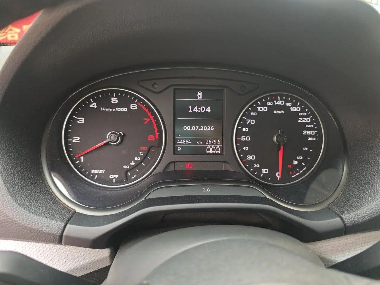 Audi Q2L 2018 35 TFSI Fashionable & Elegant Version China VI Emission Standard — миниатюра 12