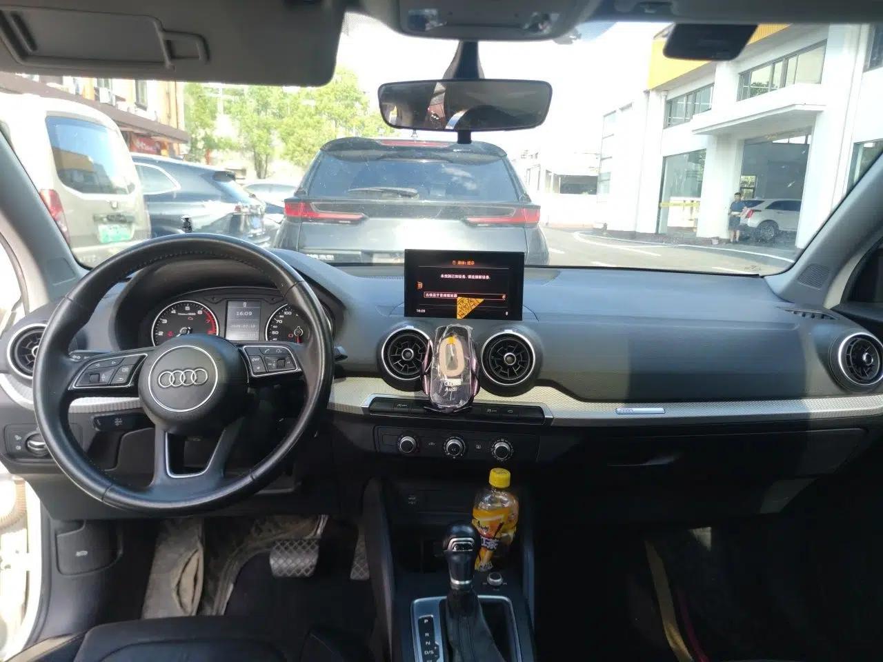 Audi Q2L 2020 35 TFSI Ambition Dynamic Edition — миниатюра 9