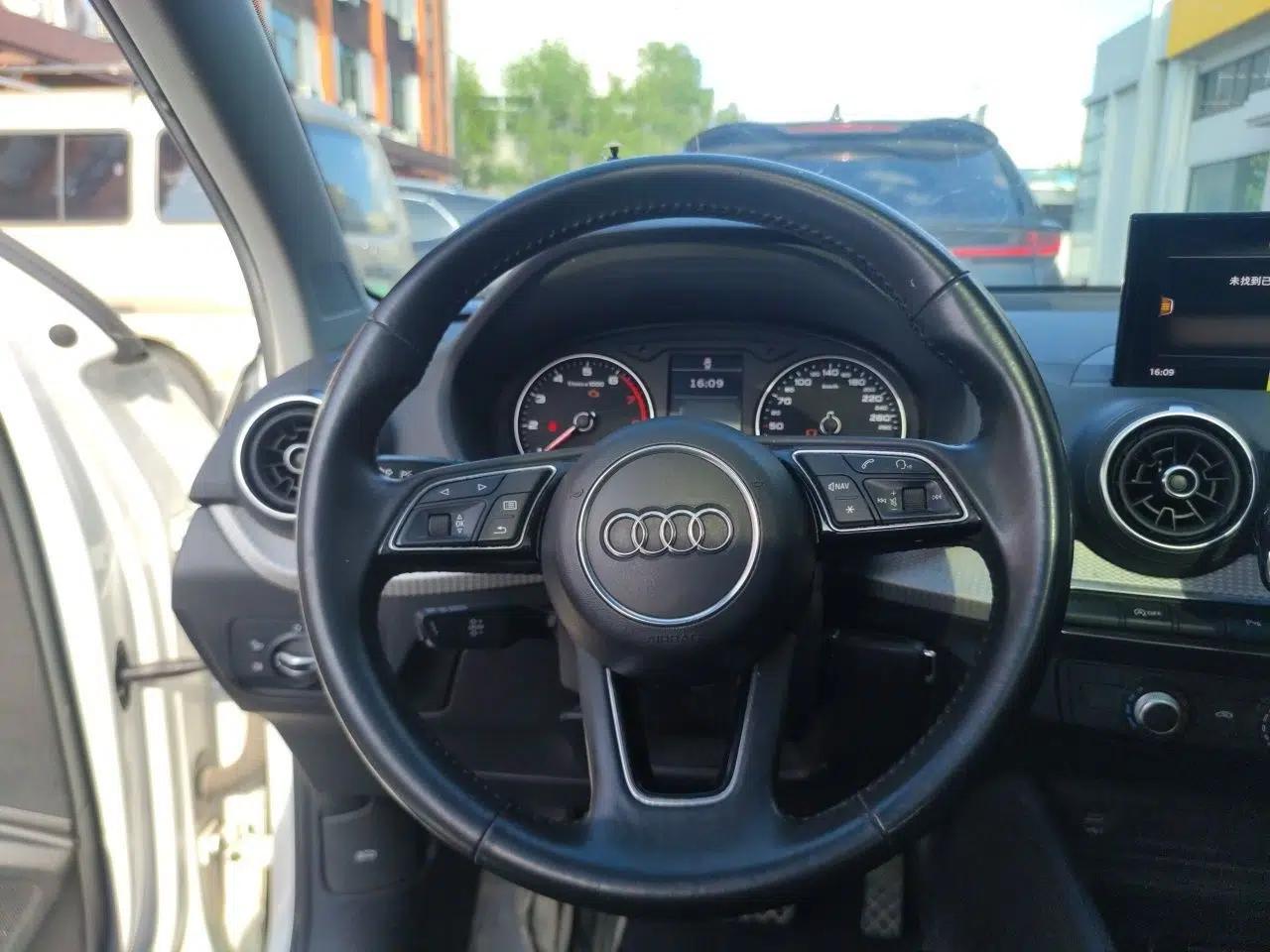 Audi Q2L 2020 35 TFSI Ambition Dynamic Edition — миниатюра 10