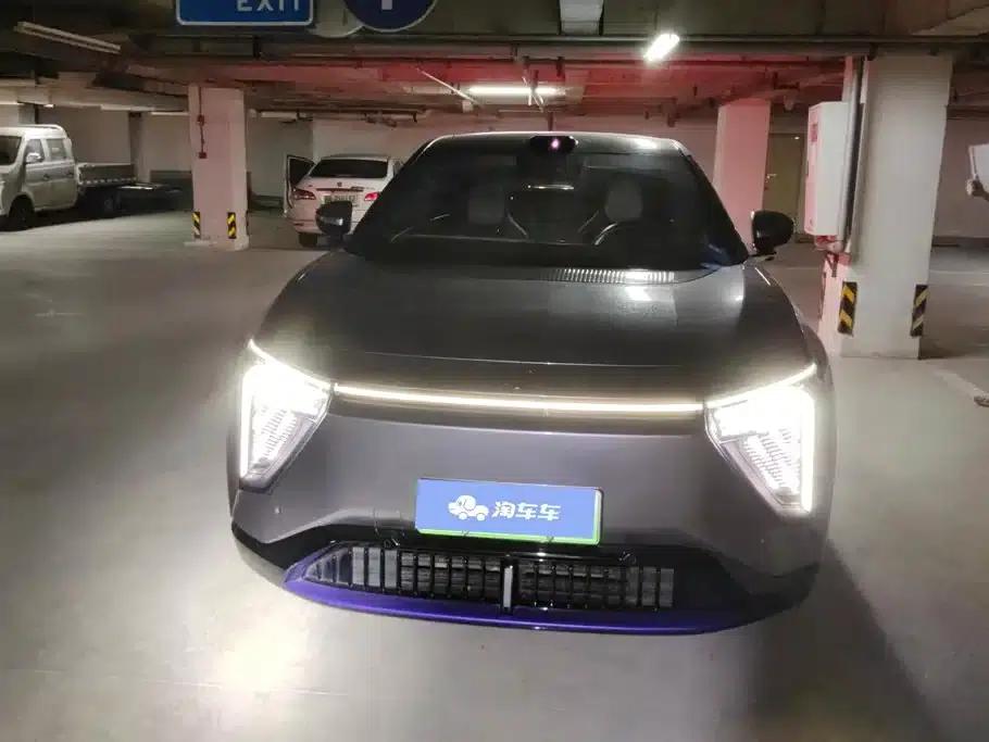 HiPhi Y 2023 560km Elite Edition — миниатюра 2
