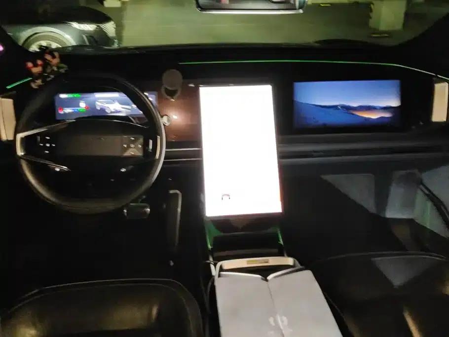 HiPhi Y 2023 560km Elite Edition — миниатюра 12