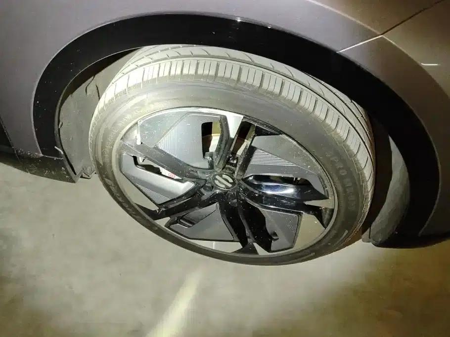 HiPhi Y 2023 560km Elite Edition — миниатюра 6