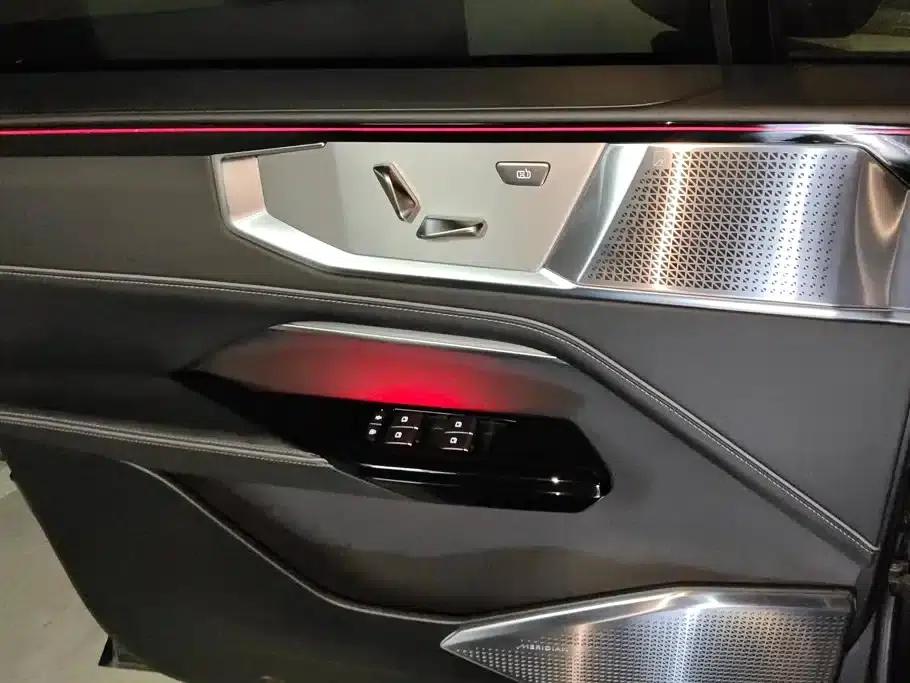 HiPhi Y 2023 560km Elite Edition — миниатюра 7