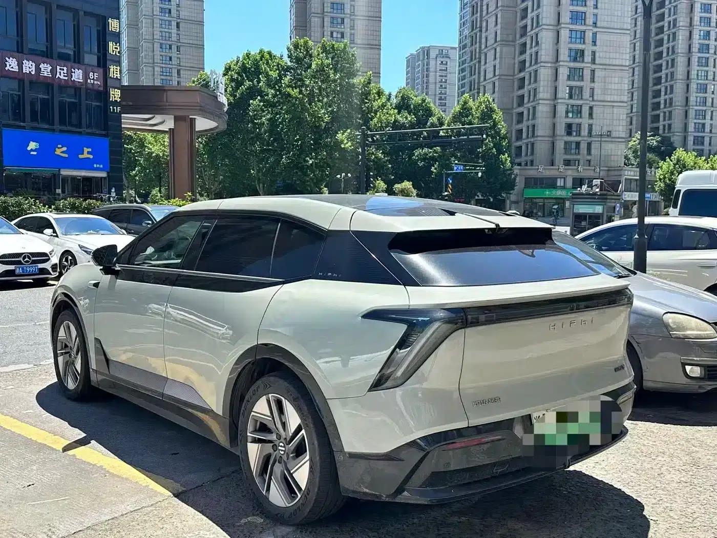 HiPhi Y 2023 Model 810km Long Range Version — миниатюра 3