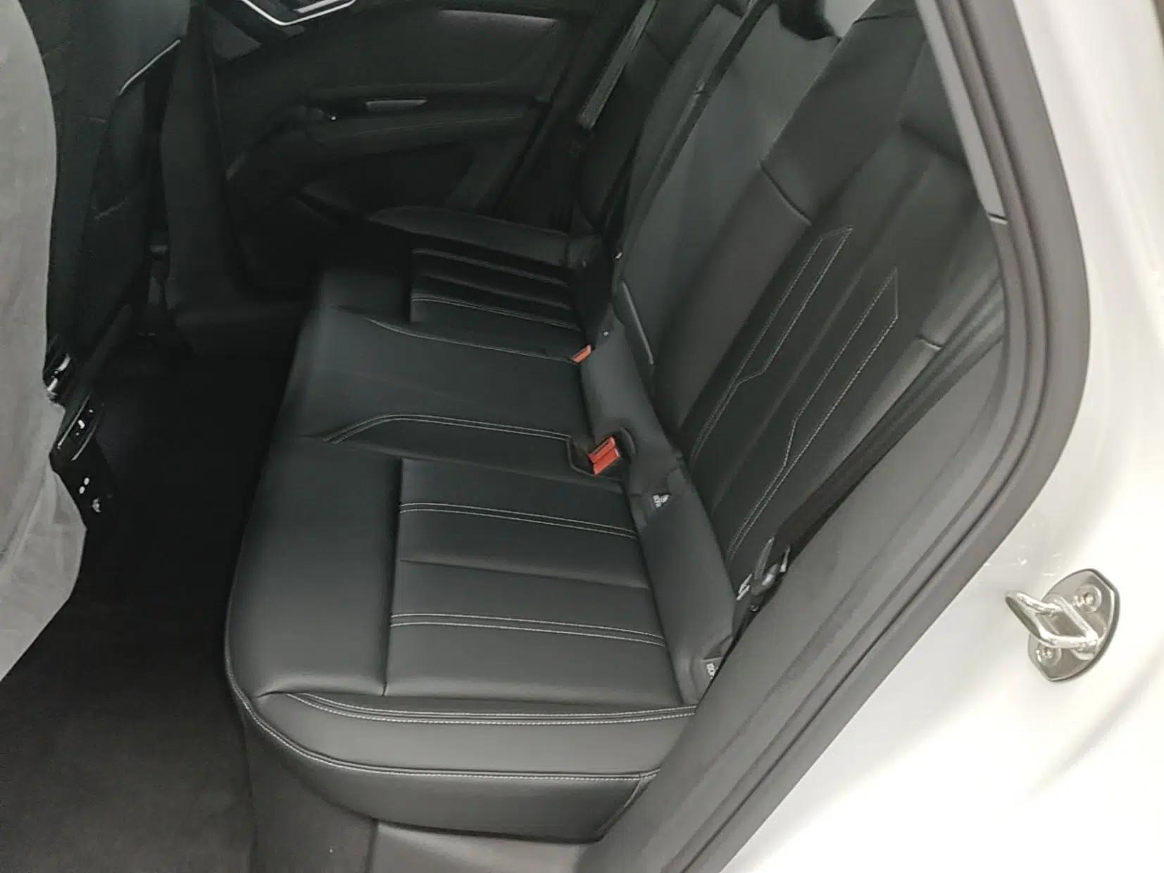 Audi Q4 e-tron 2024 40 e-tron Adventure Edition — миниатюра 20