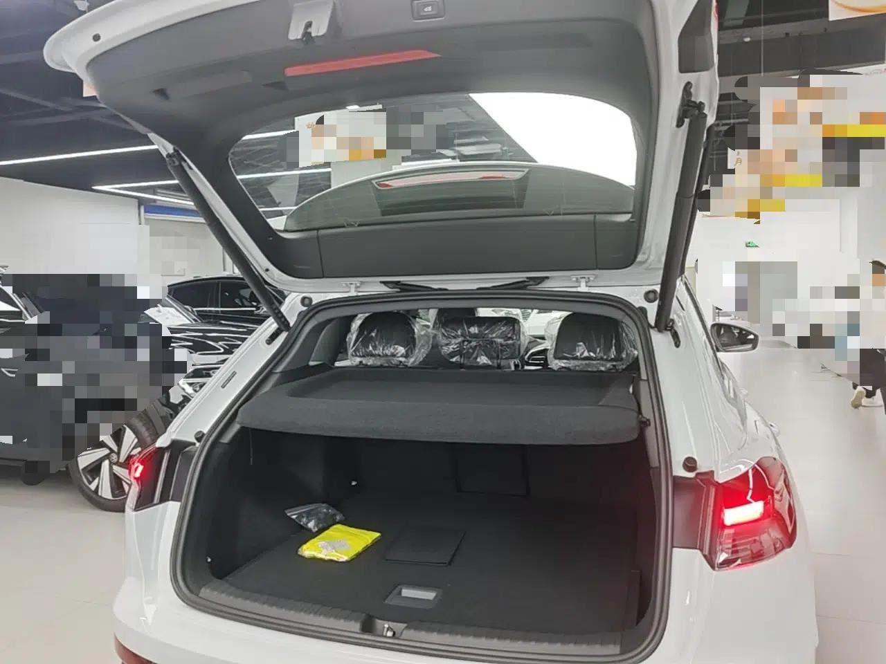 Audi Q4 e-tron 2024 40 e-tron Adventure Edition — миниатюра 22