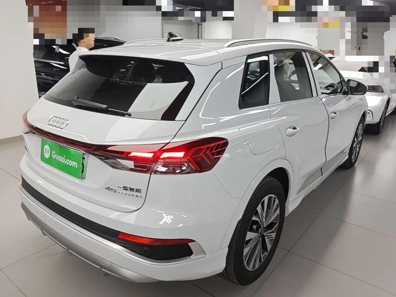 Audi Q4 e-tron 2024 40 e-tron Adventure Edition — миниатюра 6