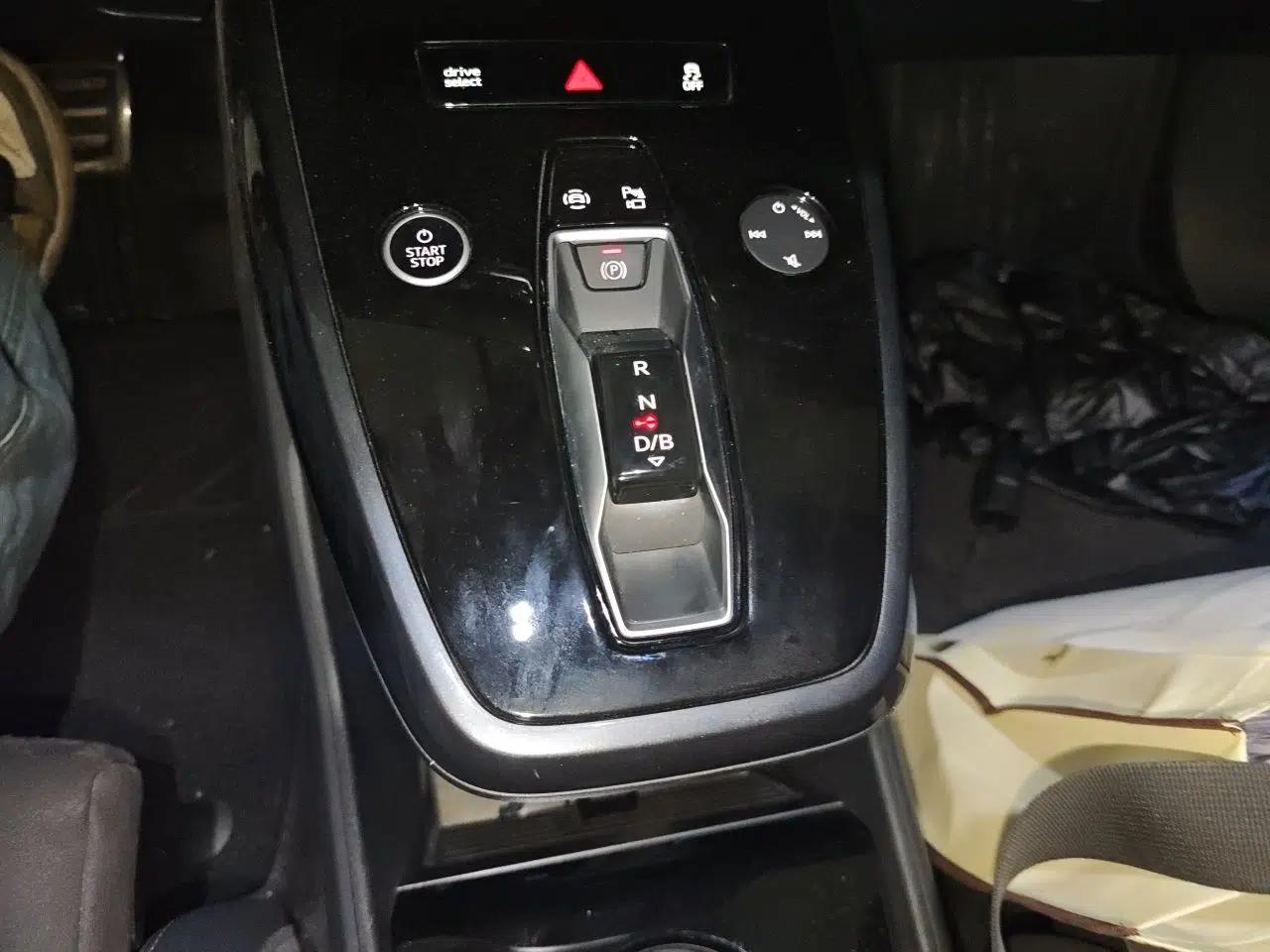 Audi Q4 e-tron 2023 40 e-tron Creation Edition Midnight — миниатюра 14