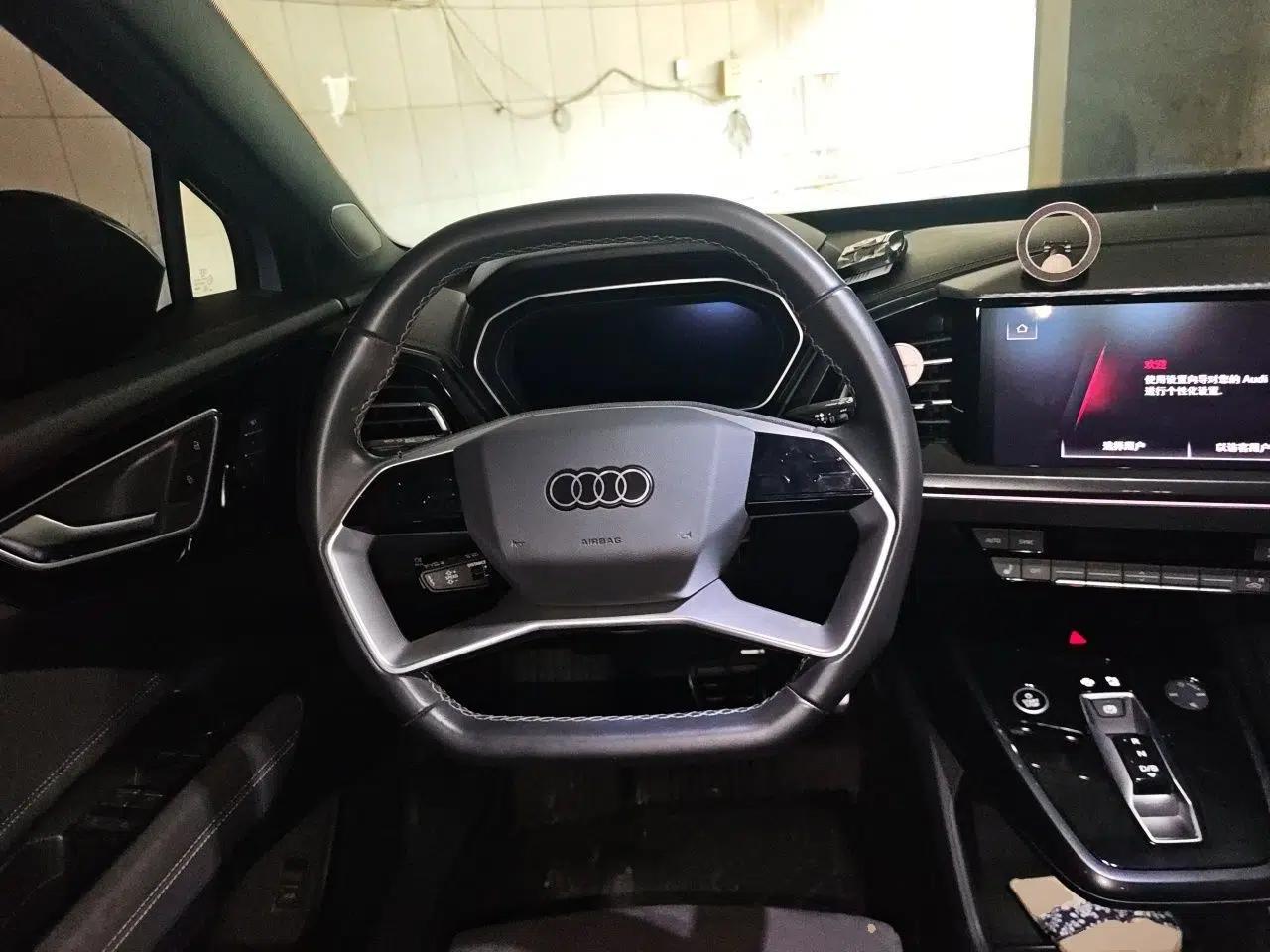 Audi Q4 e-tron 2023 40 e-tron Creation Edition Midnight — миниатюра 10