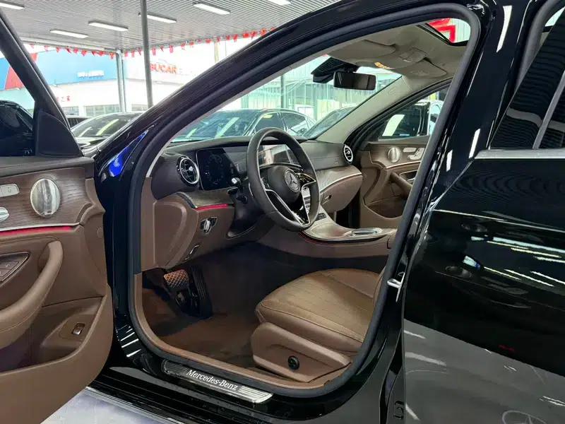 Mercedes-Benz E-Class 2021 E 300 L Luxury Sedan — миниатюра 14