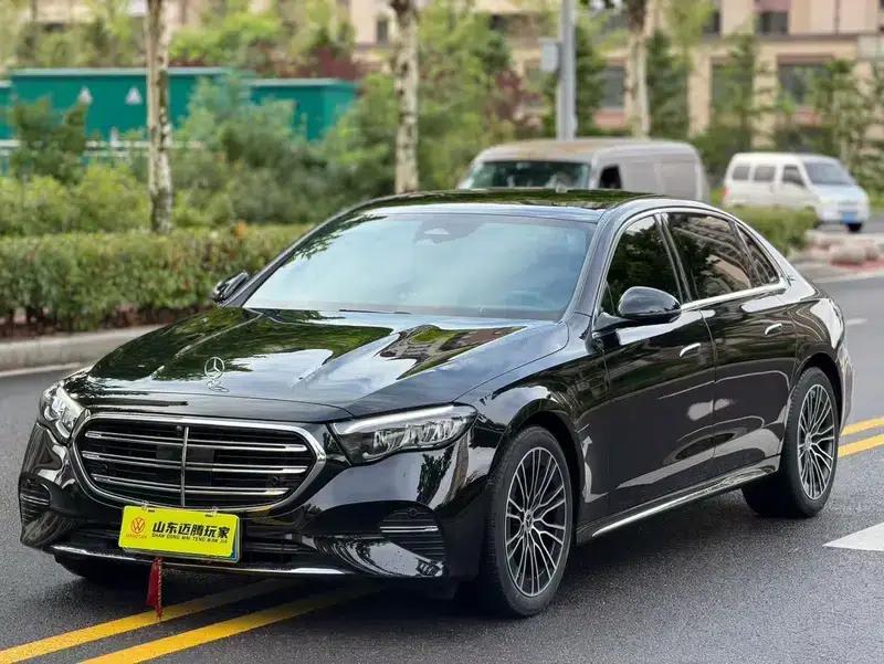 2024 Mercedes-Benz E-Class E 260 L Sedan — миниатюра 1