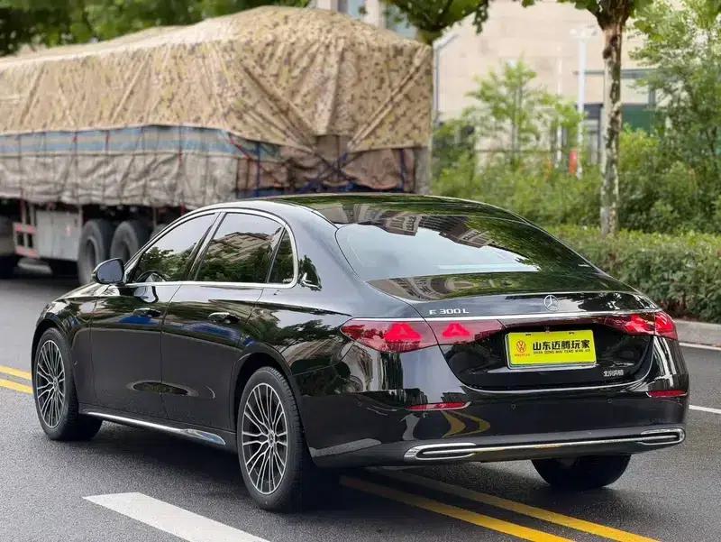 2024 Mercedes-Benz E-Class E 260 L Sedan — миниатюра 4