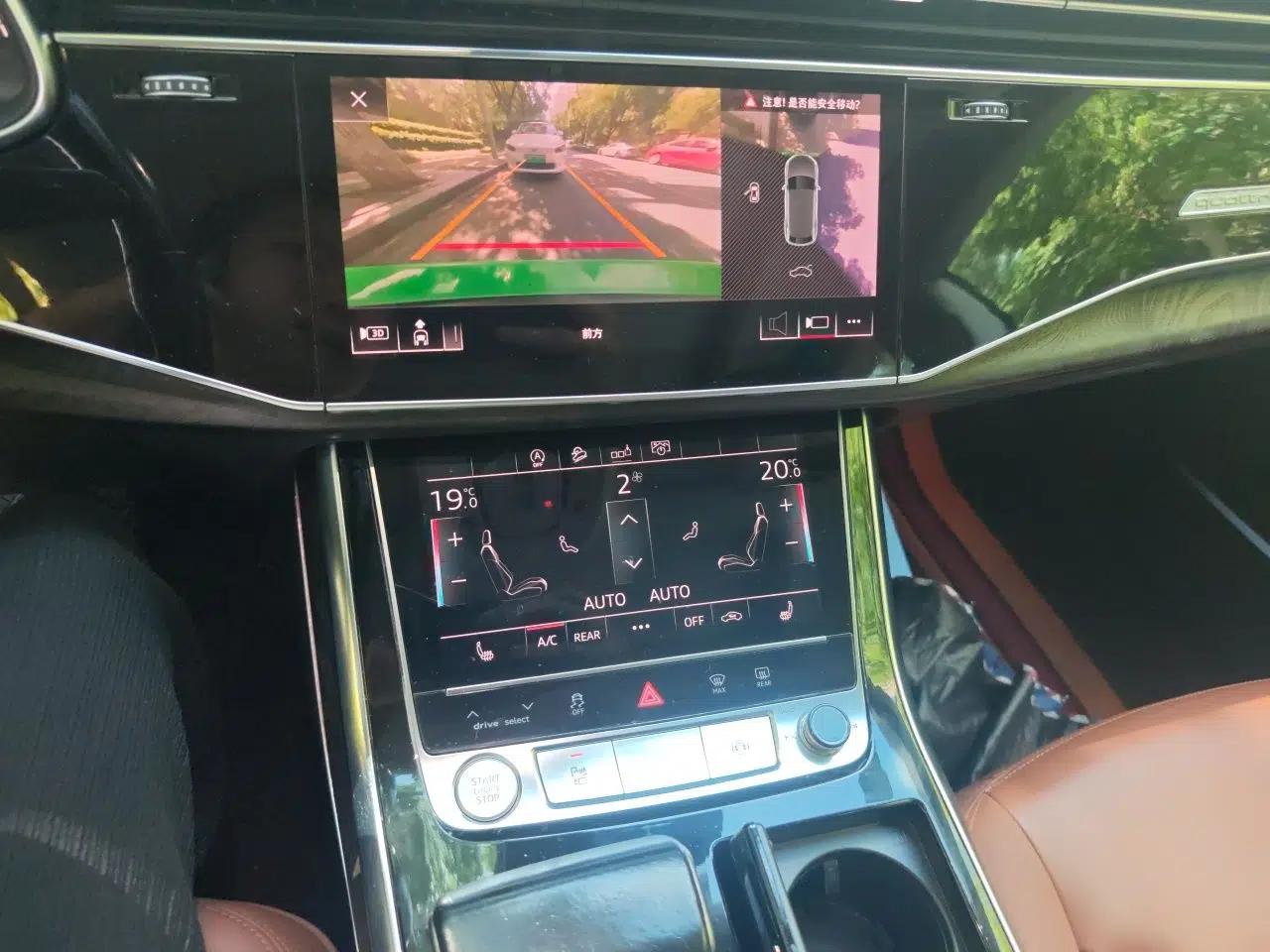Audi Q8 2019 55 TFSI Luxury Dynamic Model — миниатюра 13
