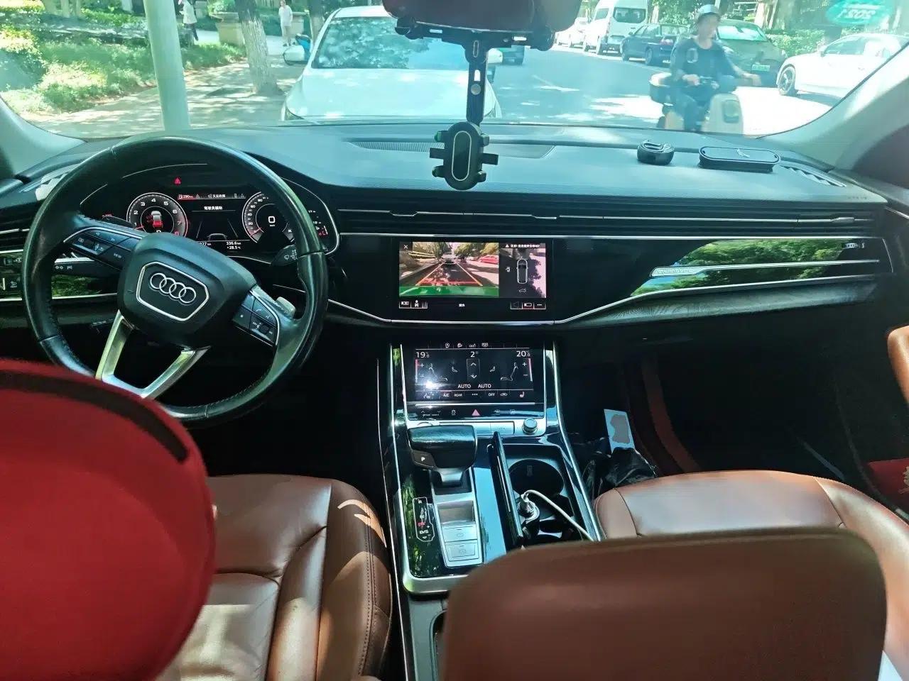 Audi Q8 2019 55 TFSI Luxury Dynamic Model — миниатюра 9