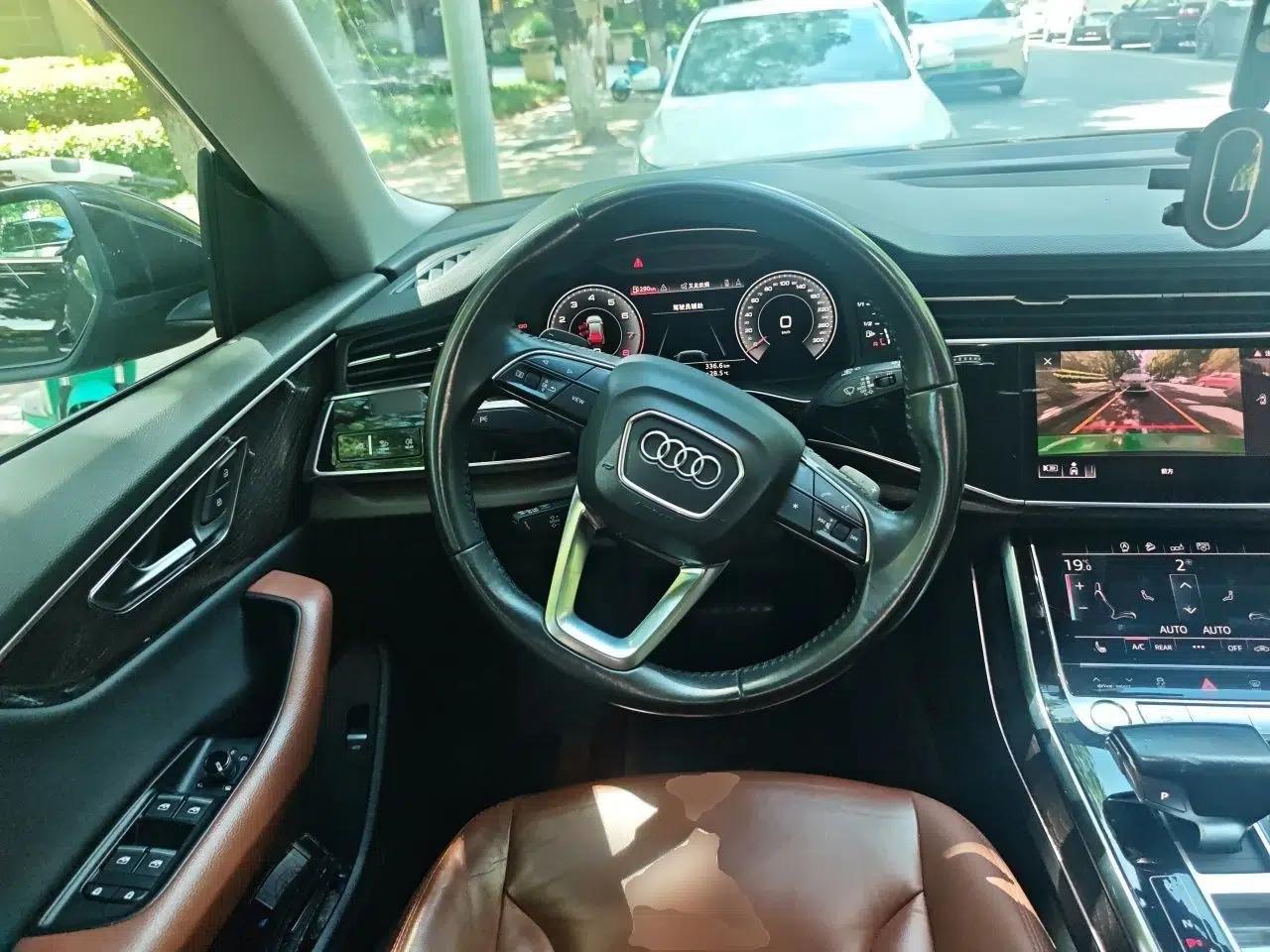 Audi Q8 2019 55 TFSI Luxury Dynamic Model — миниатюра 10