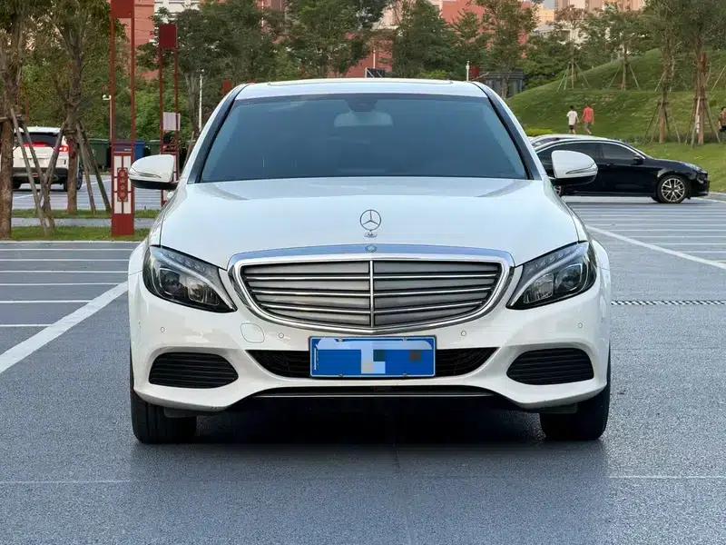 2015 Mercedes-Benz C-Class C 180 L — миниатюра 2