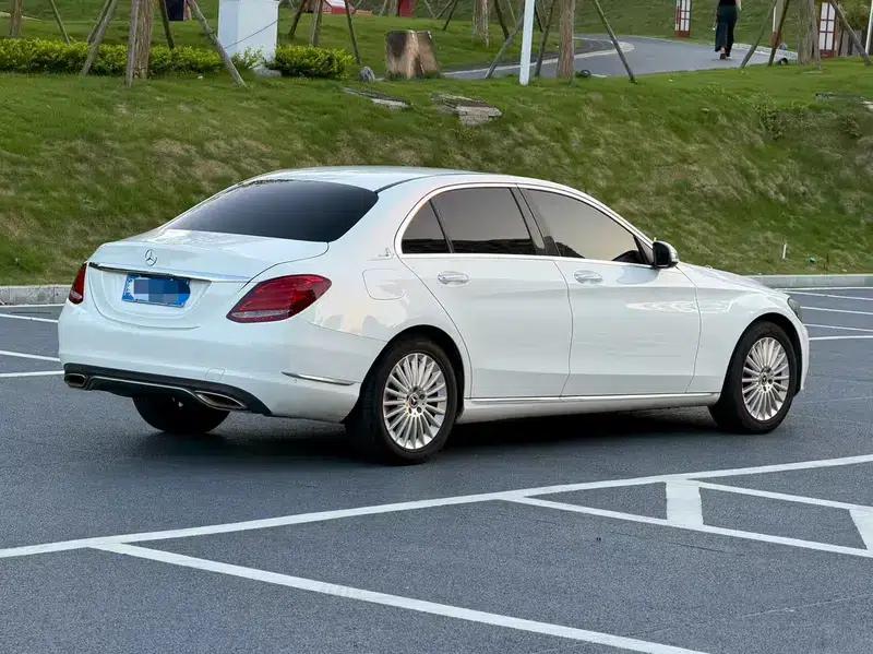 2015 Mercedes-Benz C-Class C 180 L — миниатюра 4