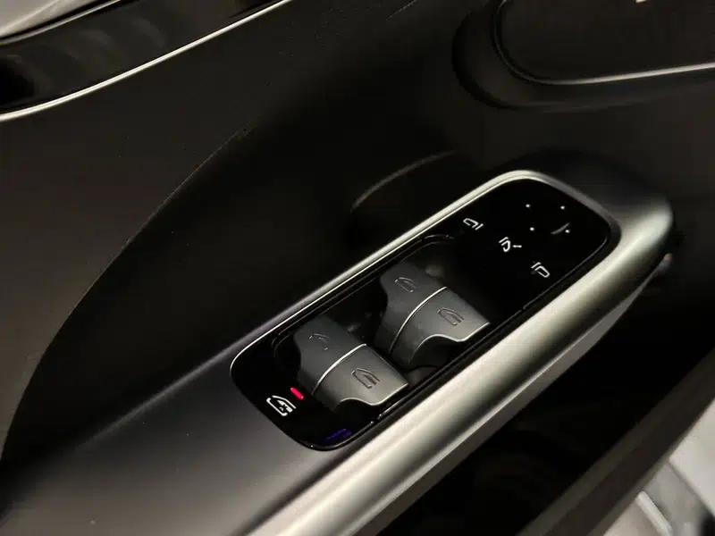 Mercedes-Benz C-Class 2024 Facelift C 200 L Sport Edition — миниатюра 29