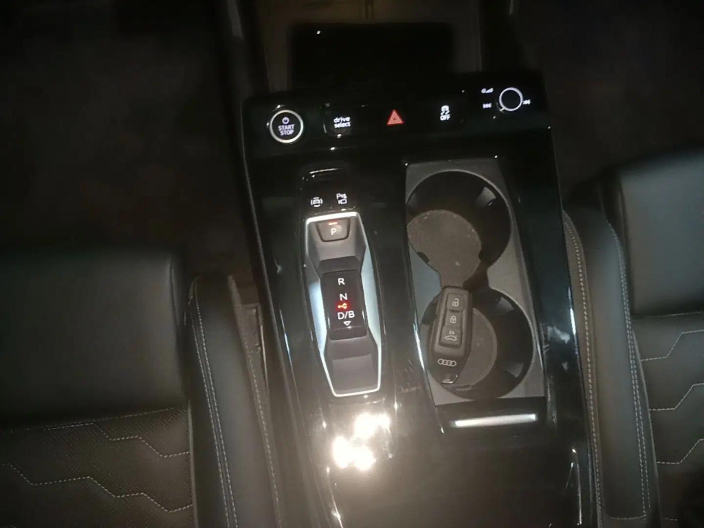 Audi Q6L e-tron 2026 First Launch Navigation Edition — миниатюра 16