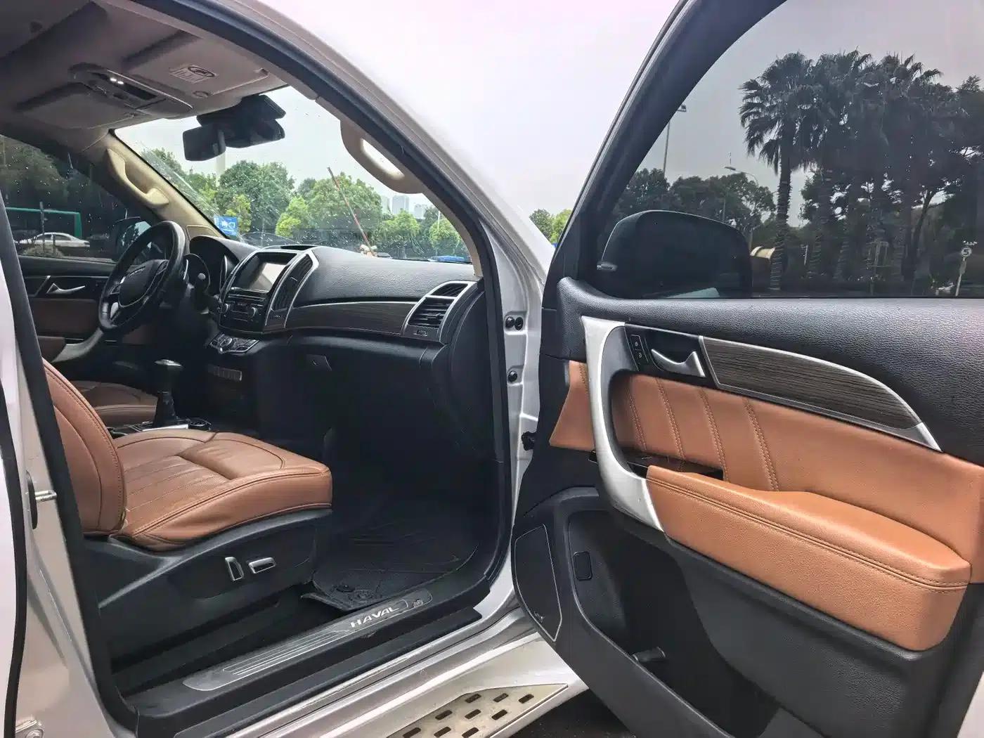 Haval H9 2015 2.0T 4WD Luxury 7-Seater — миниатюра 12