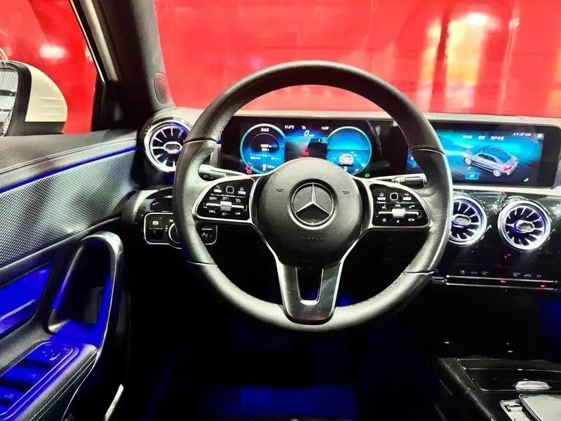 2021 Mercedes-Benz A-Class A 180 L Sport Sedan — миниатюра 7