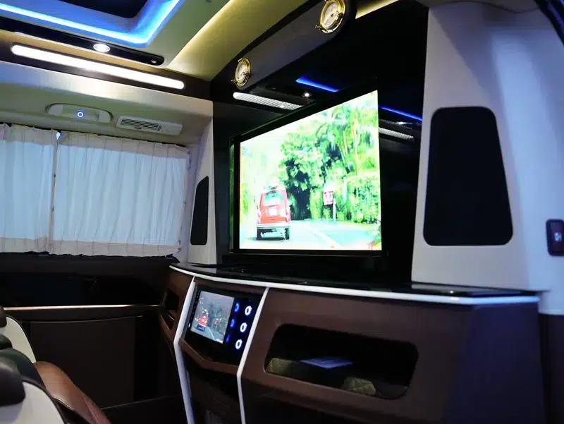2015 Vito 3.0L Automatic Rear-Wheel Drive 7-Seater Factory Custom Edition — миниатюра 11
