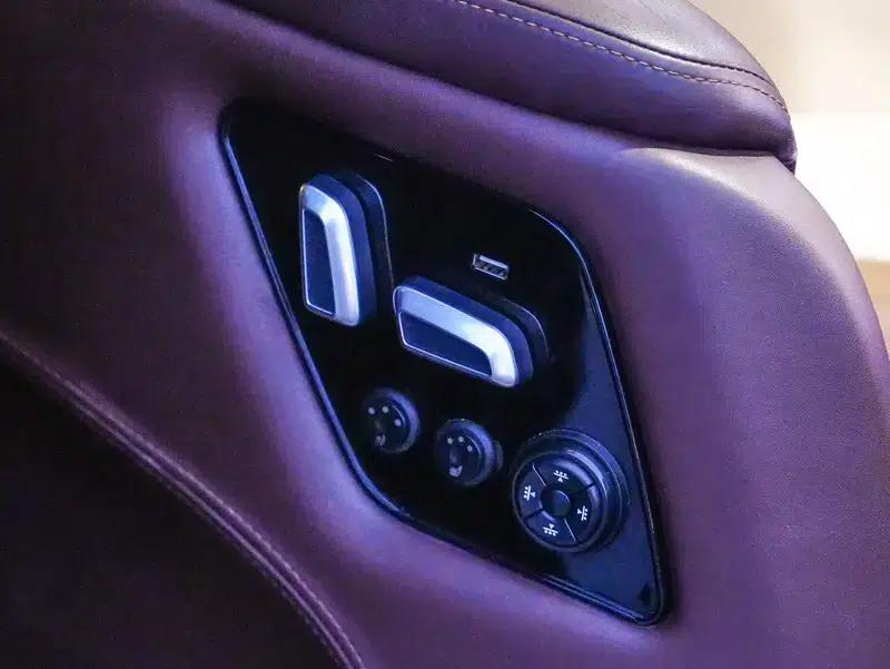 2015 Vito 3.0L Automatic Rear-Wheel Drive 7-Seater Factory Custom Edition — миниатюра 16